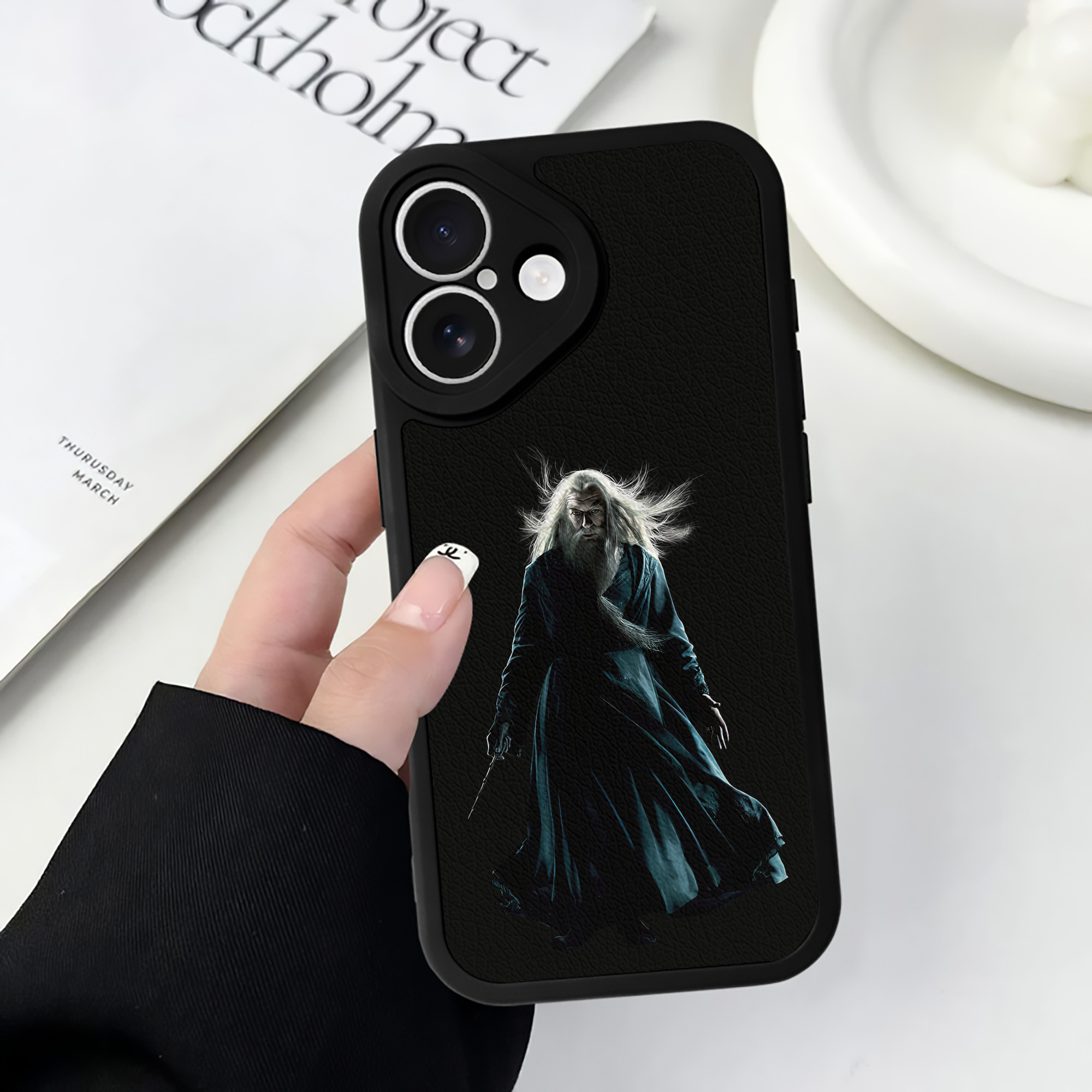 （画像用） Harry Potter ハリー・ポッターシリーズ 【iPhone 16シリーズ対応】シリコンスマホケース（レザー調） 材質：シリコン